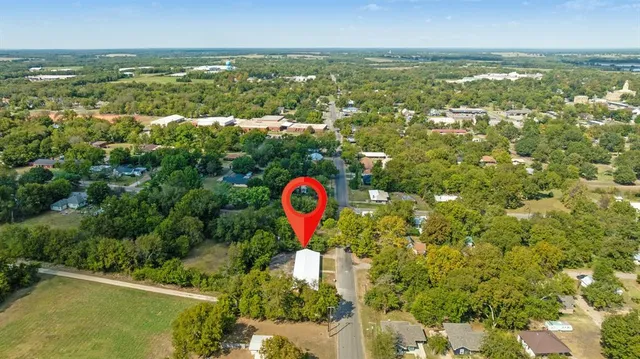 $349,900 | 700 South Donoho Street, Unit 700 702 704 706 708, Clarksville, TX 75426