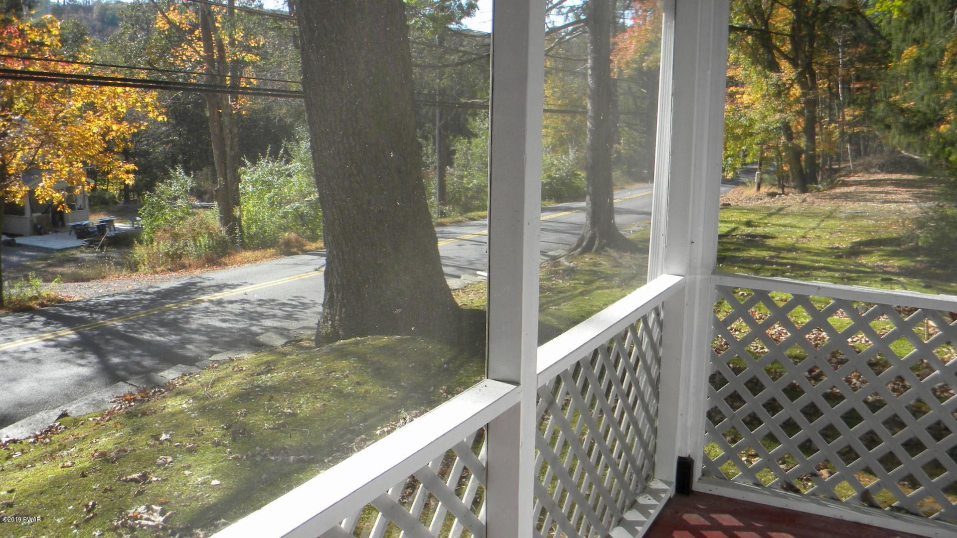997 Towpath Road Hawley, PA 18428 - Photo 25 of 37 27-Screen Porch