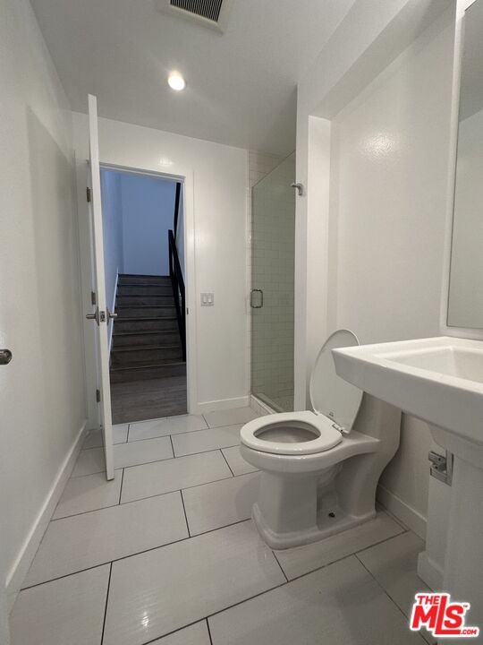 5307 Wilkinson Avenue, Unit 10 Valley Village, CA 91607 - Photo 11 of 29