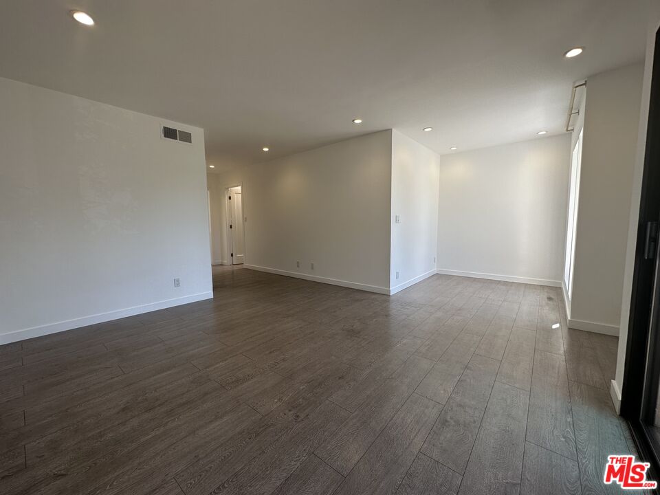 5307 Wilkinson Avenue, Unit 10 Valley Village, CA 91607 - Photo 16 of 29