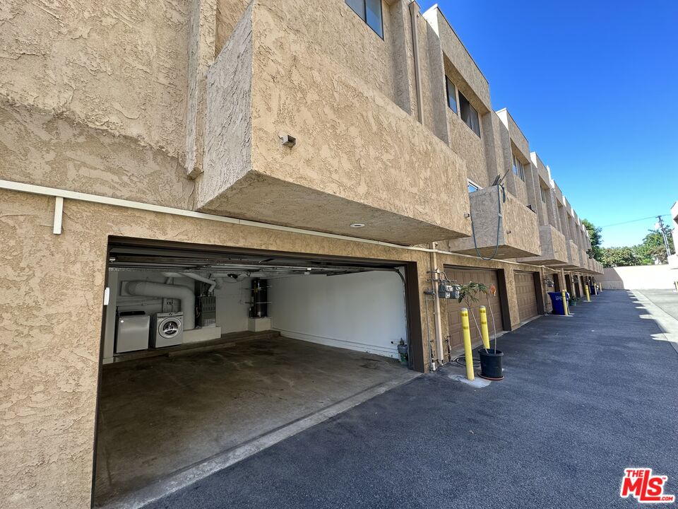 5307 Wilkinson Avenue, Unit 10 Valley Village, CA 91607 - Photo 28 of 29