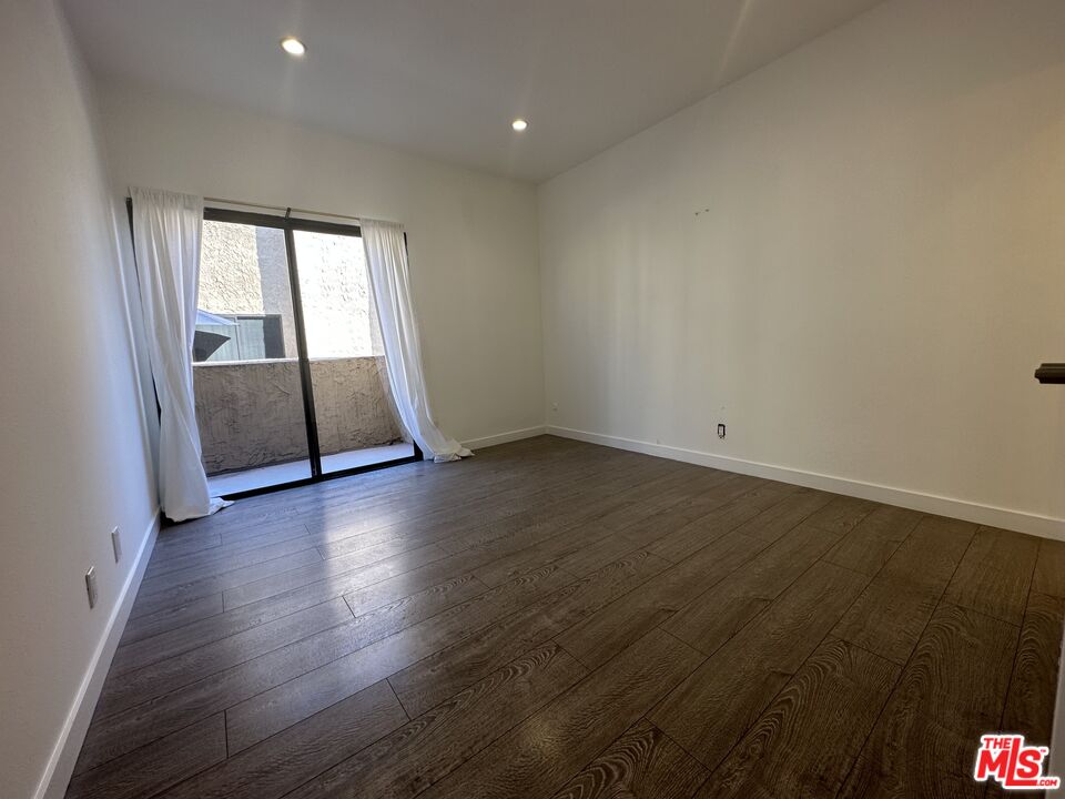 5307 Wilkinson Avenue, Unit 10 Valley Village, CA 91607 - Photo 8 of 29