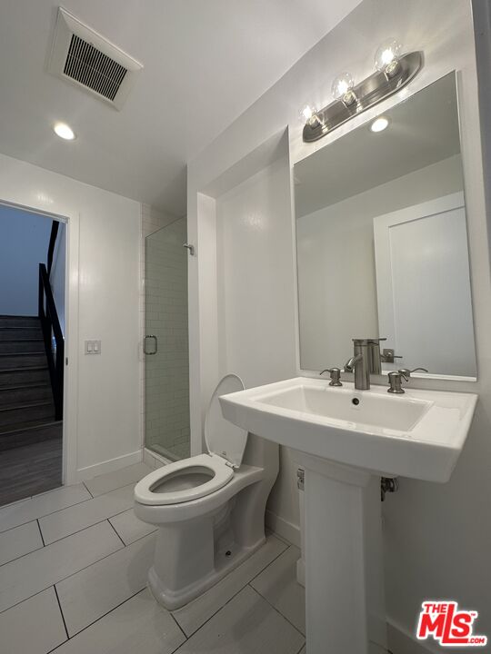 5307 Wilkinson Avenue, Unit 10 Valley Village, CA 91607 - Photo 10 of 29