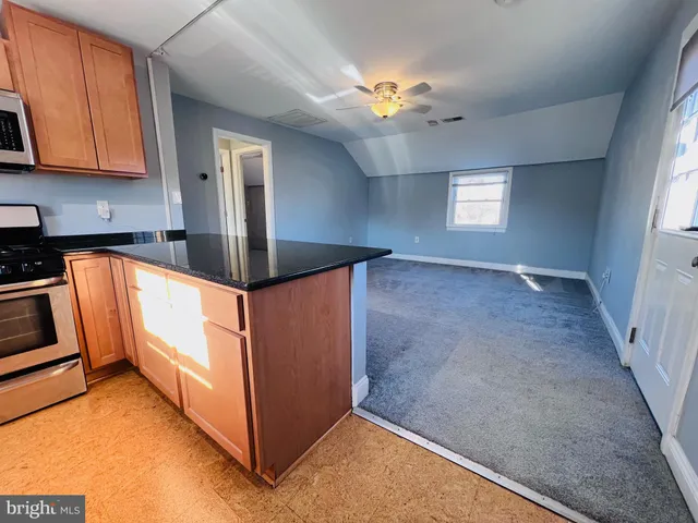 $2,100 | 2616 Arlington Boulevard, Unit UPPR, Arlington, VA 22204