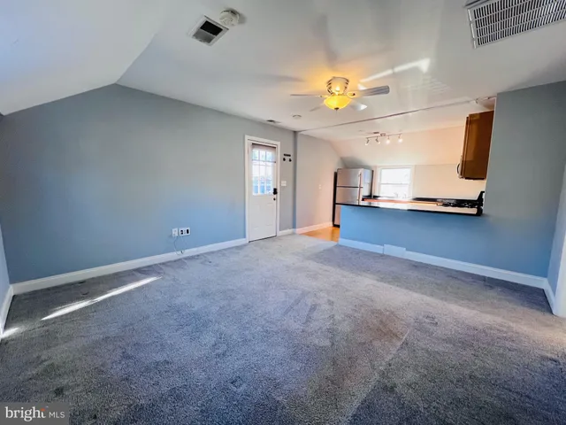 $2,100 | 2616 Arlington Boulevard, Unit UPPR, Arlington, VA 22204