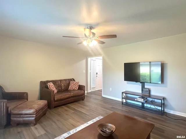 $199,000 | 5559 Country Club Road, Murphysboro, IL 62966