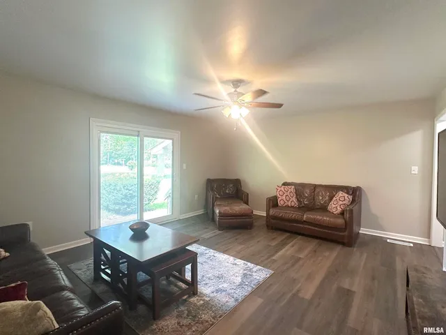 $199,000 | 5559 Country Club Road, Murphysboro, IL 62966