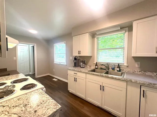 $199,000 | 5559 Country Club Road, Murphysboro, IL 62966