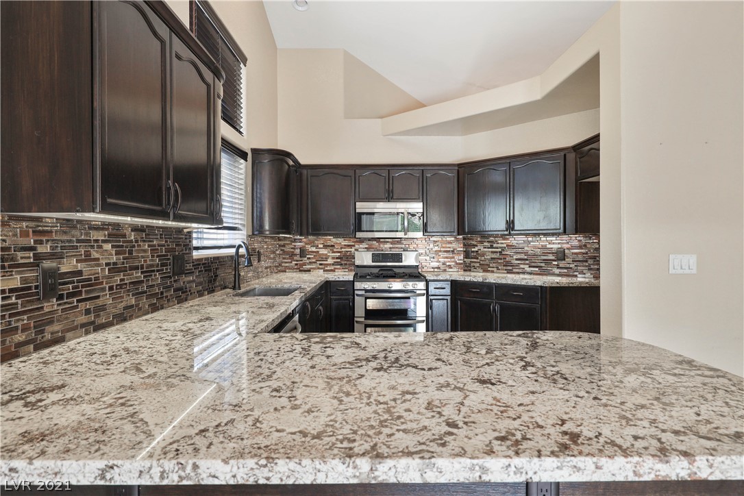 839 Coastal Beach Road Henderson, NV 89002 - Photo 9 of 33 Gallery Image 9