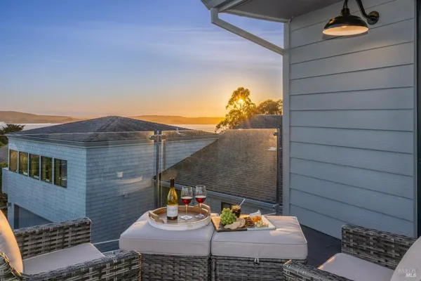 $3,400,000 | 88 Cypress Loop, Bodega Bay, CA 94923