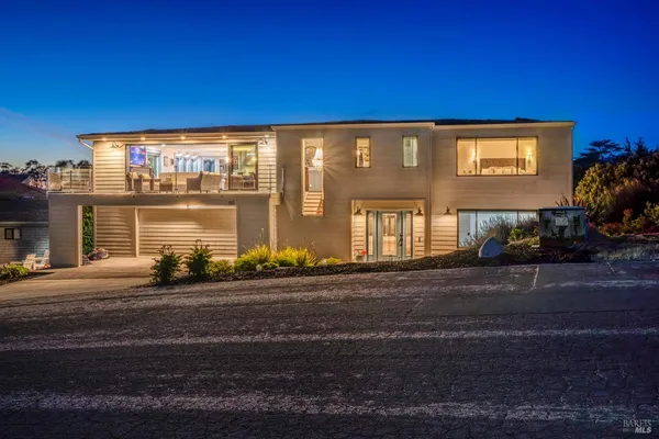 $3,400,000 | 88 Cypress Loop, Bodega Bay, CA 94923