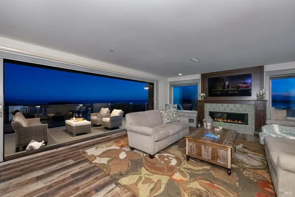 $3,400,000 | 88 Cypress Loop, Bodega Bay, CA 94923
