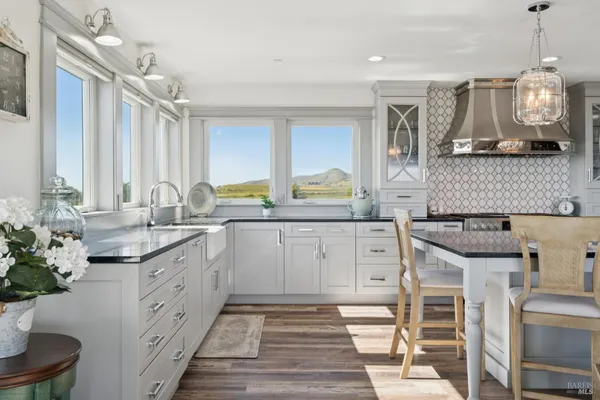 $3,400,000 | 88 Cypress Loop, Bodega Bay, CA 94923