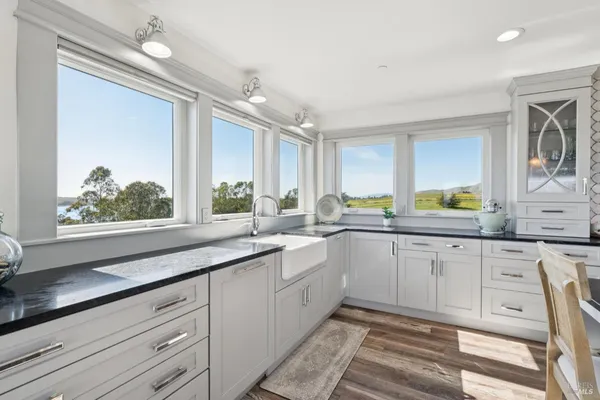$3,400,000 | 88 Cypress Loop, Bodega Bay, CA 94923