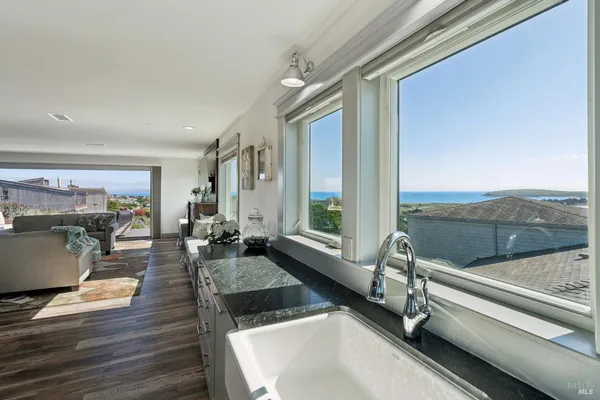$3,400,000 | 88 Cypress Loop, Bodega Bay, CA 94923