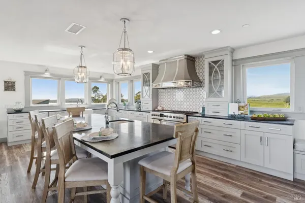 $3,400,000 | 88 Cypress Loop, Bodega Bay, CA 94923