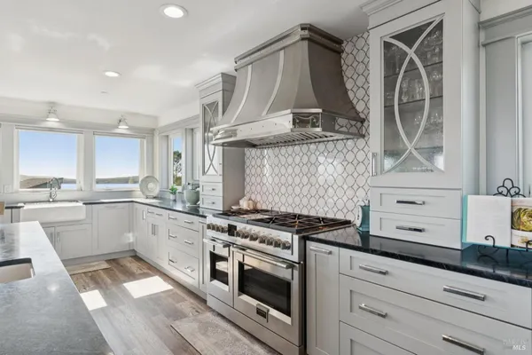 $3,400,000 | 88 Cypress Loop, Bodega Bay, CA 94923