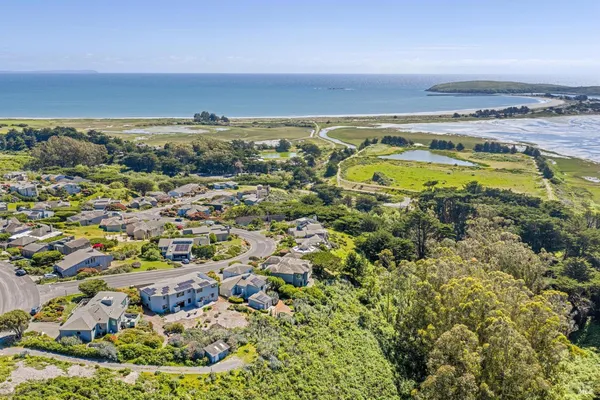 $3,400,000 | 88 Cypress Loop, Bodega Bay, CA 94923