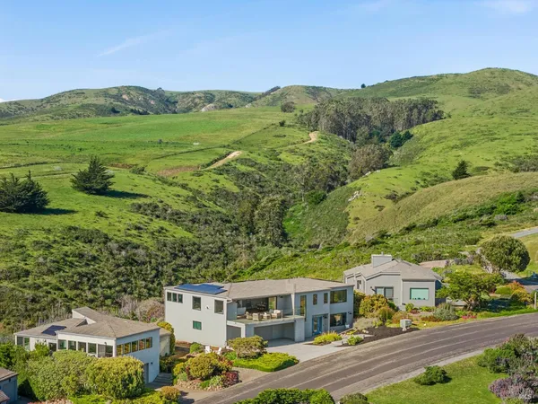 $3,400,000 | 88 Cypress Loop, Bodega Bay, CA 94923