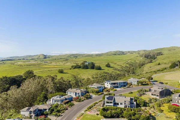 $3,400,000 | 88 Cypress Loop, Bodega Bay, CA 94923