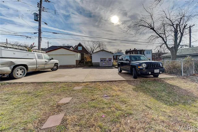 $1,500 | 3908 McDonald Avenue, Unit 2FW, St. Louis, MO 63116