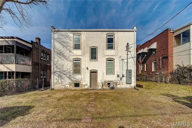 $1,500 | 3908 McDonald Avenue, Unit 2FW, St. Louis, MO 63116