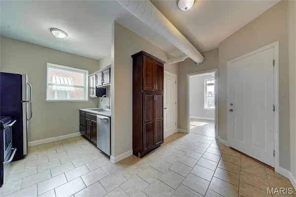 $1,500 | 3908 McDonald Avenue, Unit 2FW, St. Louis, MO 63116