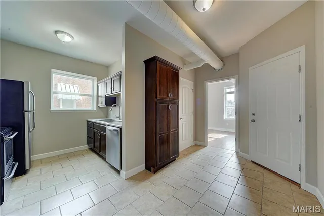 $1,500 | 3908 McDonald Avenue, Unit 2FW, St. Louis, MO 63116