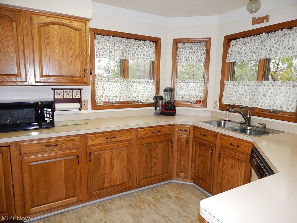 6120 Root Road Spencer, OH 44275 - Photo 8 of 26 Gallery Image 8