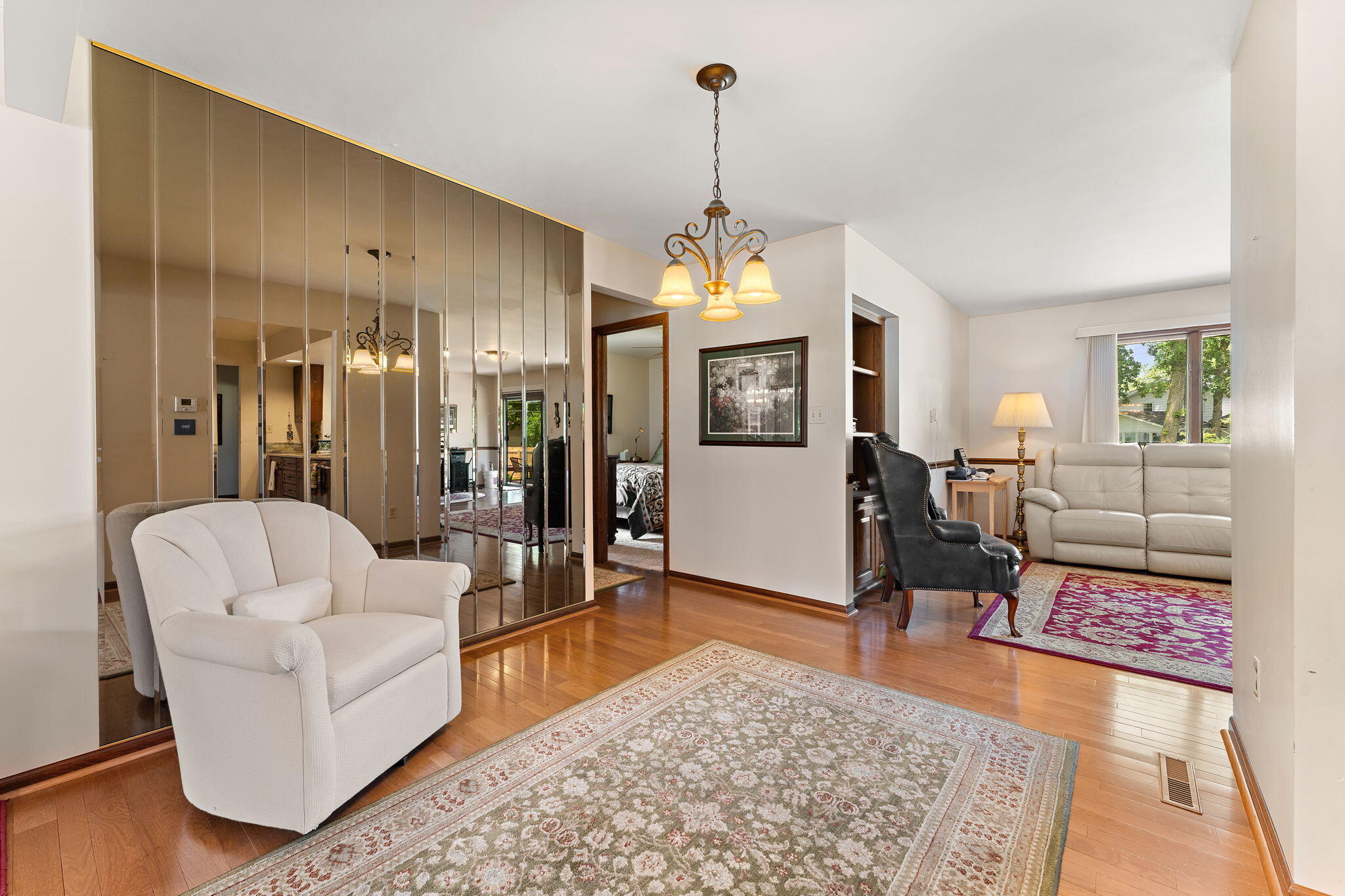 236 Grace Court Crown Point, IN 46307 - Photo 4 of 30 2048x1365