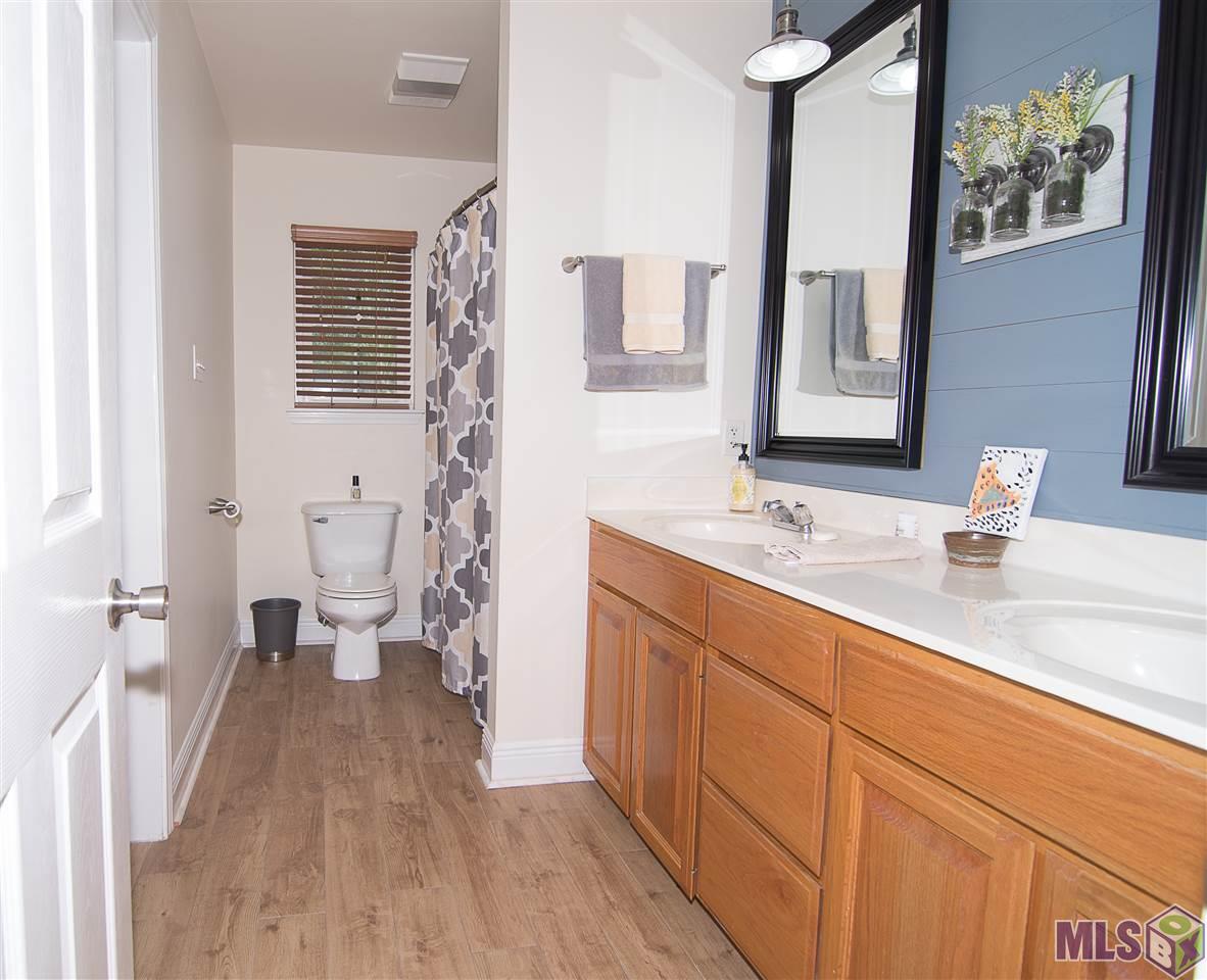 40440 Causey Road Prairieville, LA 70769 - Photo 13 of 29 Master Bath