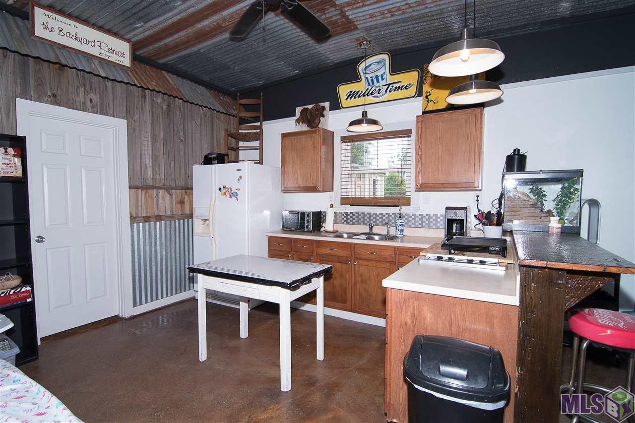 40440 Causey Road Prairieville, LA 70769 - Photo 26 of 29 Apartment kitchen