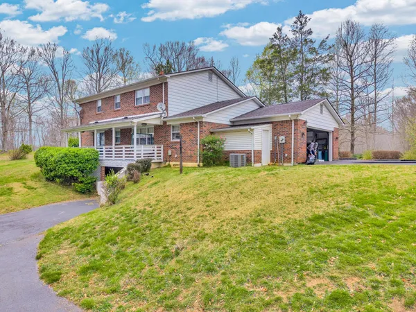 $590,000 | 99 Hilltop Lane, Byrdstown, TN 38549