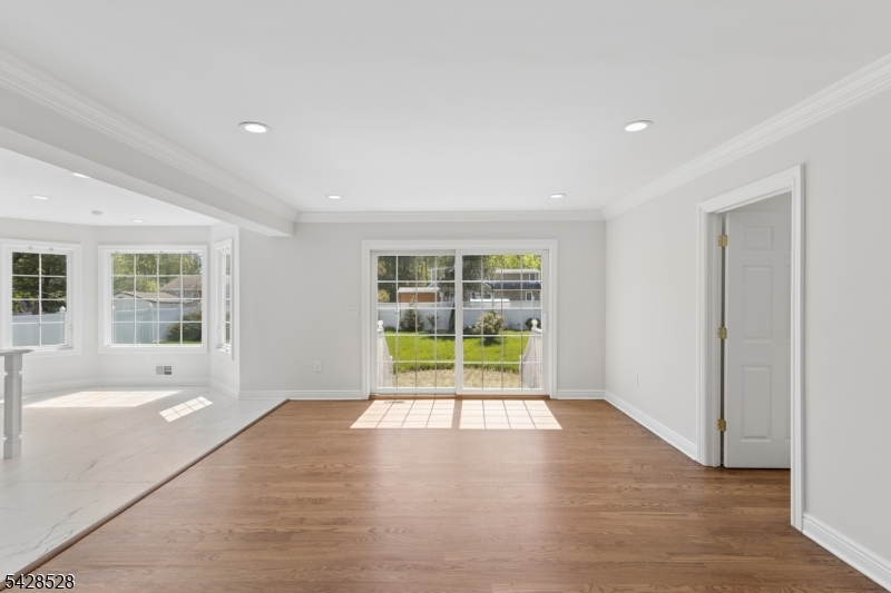 49 Hall Drive Clark, NJ 07066 - Photo 14 of 38