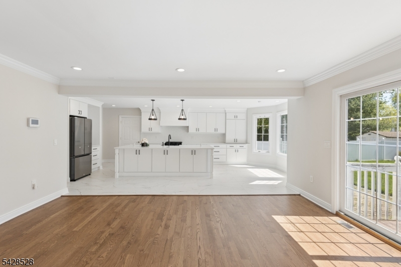 49 Hall Drive Clark, NJ 07066 - Photo 15 of 38