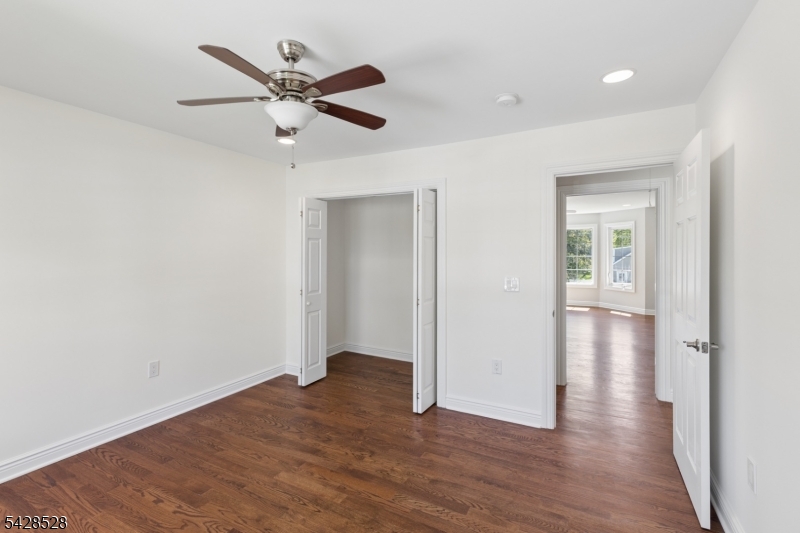 49 Hall Drive Clark, NJ 07066 - Photo 21 of 38