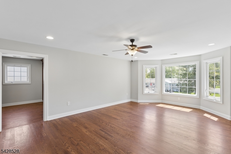 49 Hall Drive Clark, NJ 07066 - Photo 22 of 38