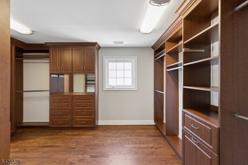 49 Hall Drive Clark, NJ 07066 - Photo 23 of 38