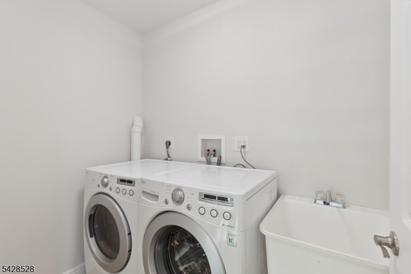 49 Hall Drive Clark, NJ 07066 - Photo 28 of 38
