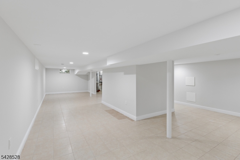 49 Hall Drive Clark, NJ 07066 - Photo 34 of 38