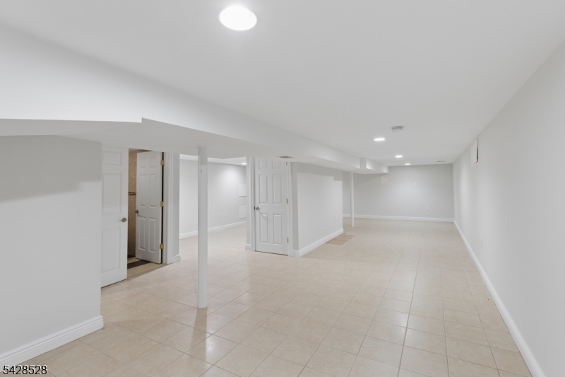 49 Hall Drive Clark, NJ 07066 - Photo 35 of 38