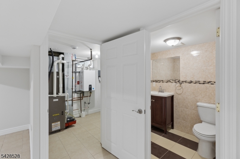 49 Hall Drive Clark, NJ 07066 - Photo 36 of 38