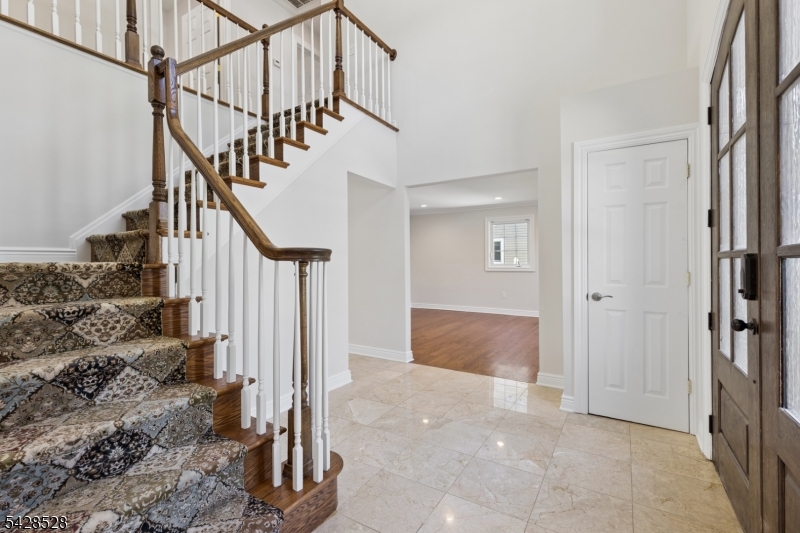 49 Hall Drive Clark, NJ 07066 - Photo 4 of 38