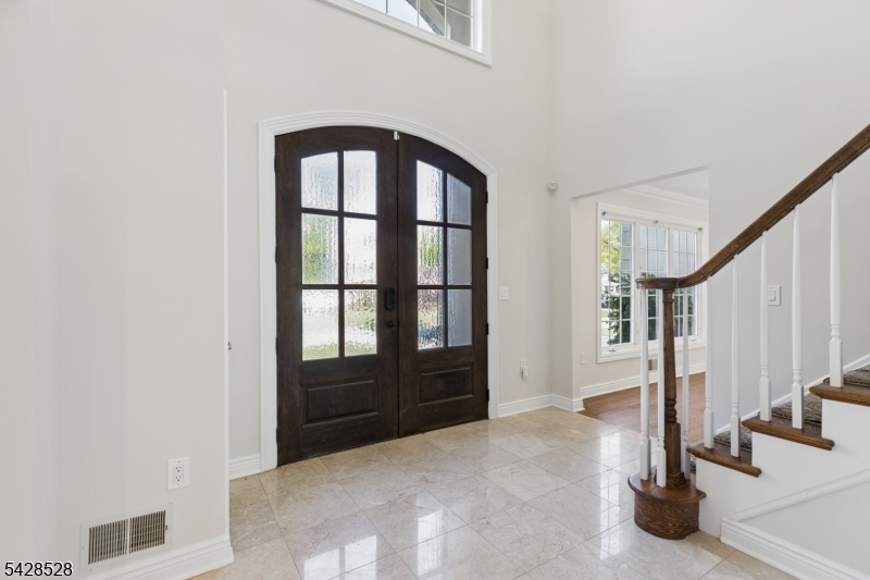 49 Hall Drive Clark, NJ 07066 - Photo 5 of 38