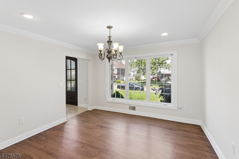 49 Hall Drive Clark, NJ 07066 - Photo 8 of 38
