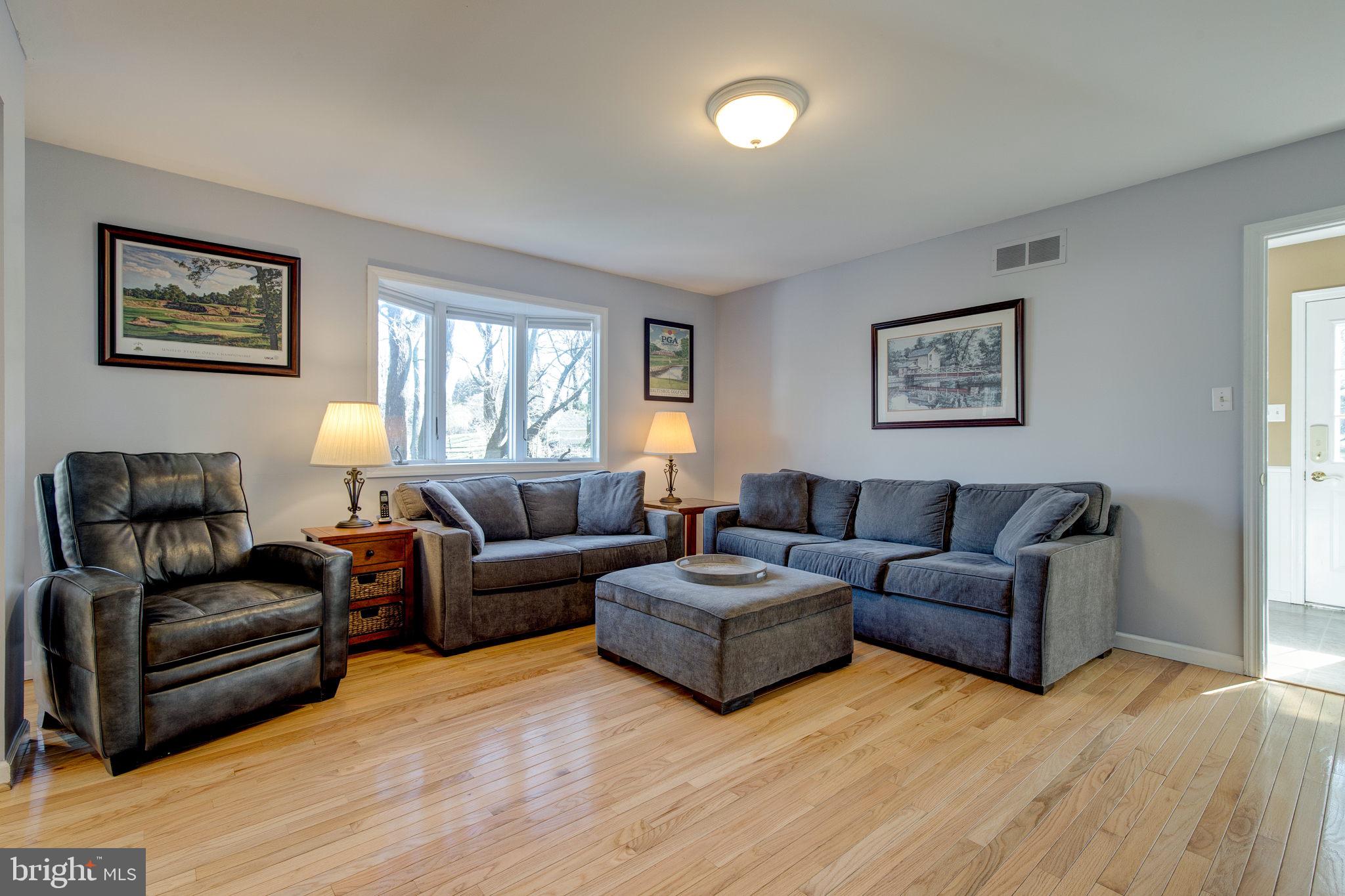 739 Tory Hollow Road Berwyn, PA 19312 - Photo 10 of 34 Family room