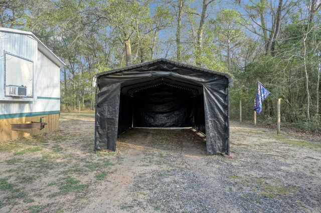 a view of an entrance of the house