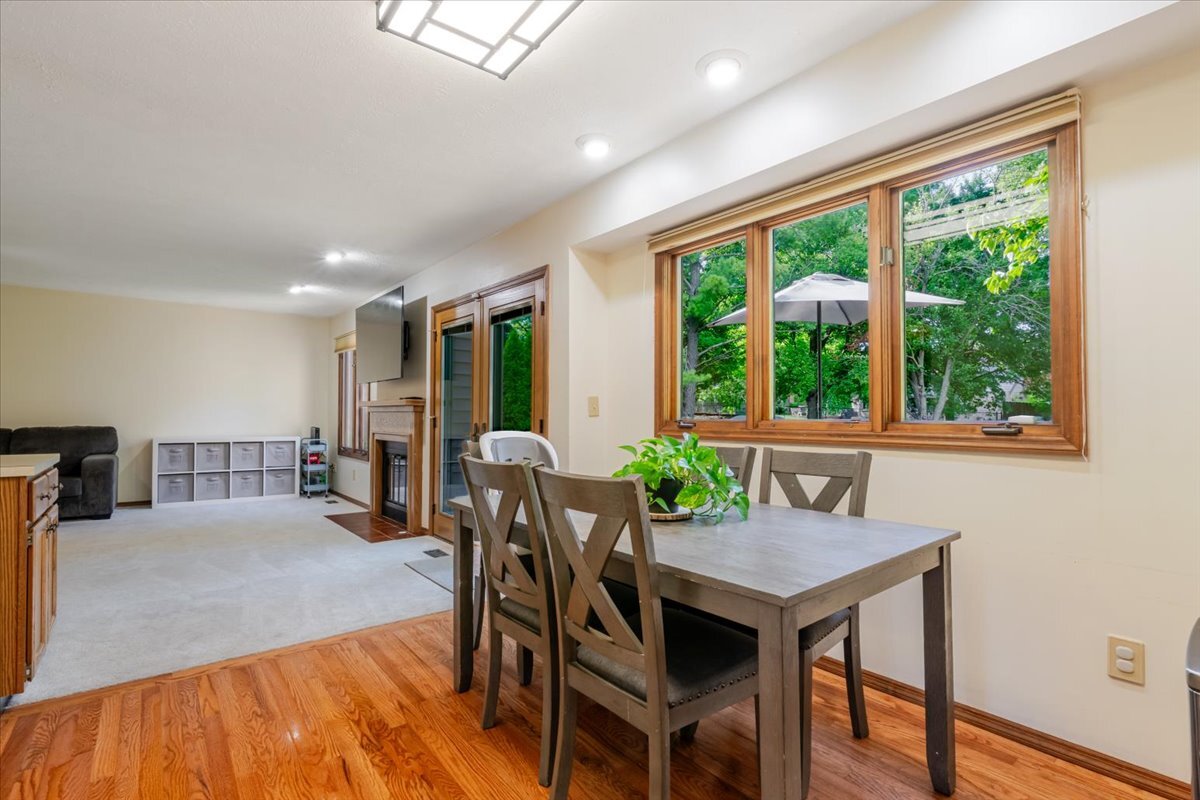 141 Manor Circle Bloomington, IL 61704 - Photo 11 of 38