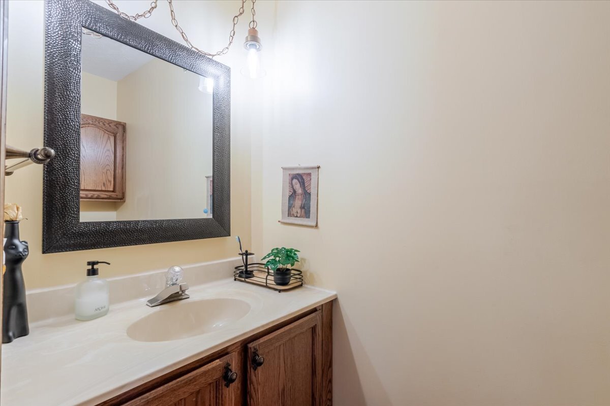 141 Manor Circle Bloomington, IL 61704 - Photo 13 of 38