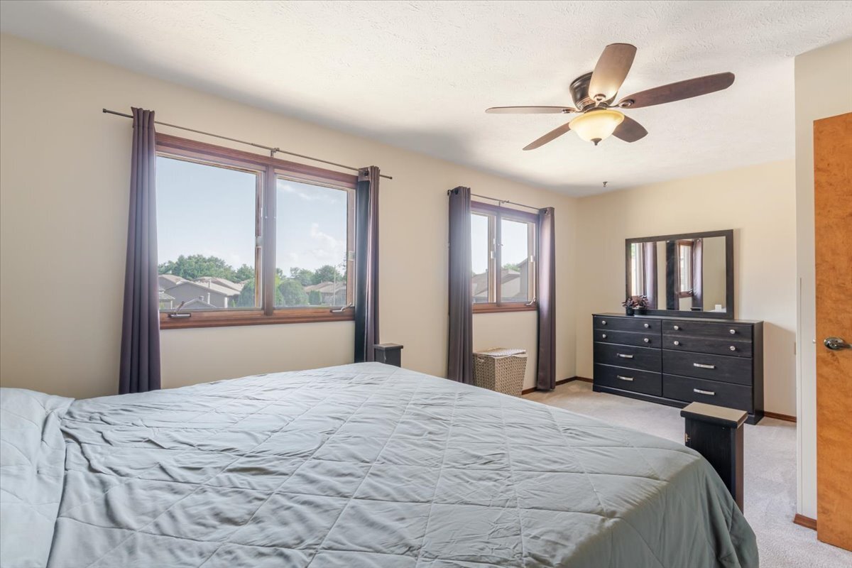 141 Manor Circle Bloomington, IL 61704 - Photo 15 of 38